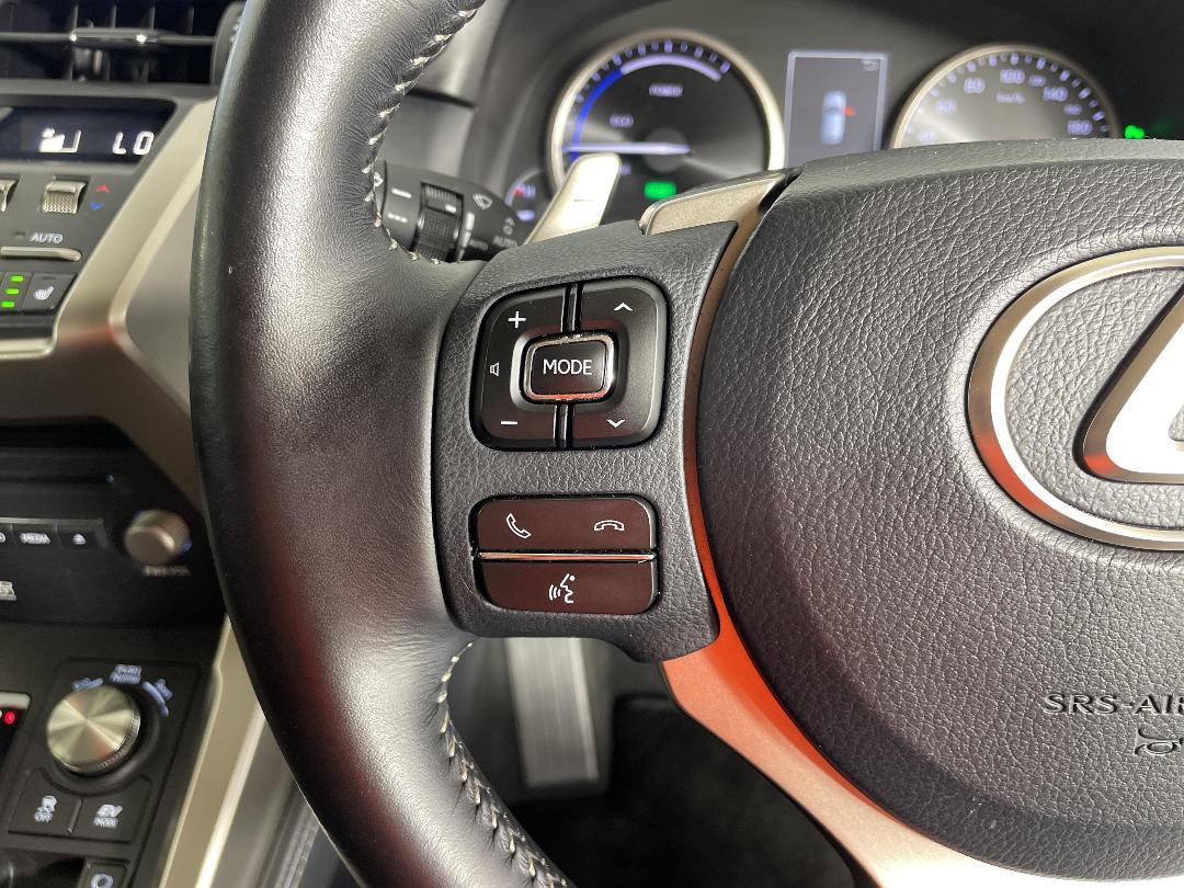 Photo '26' of Lexus NX300H