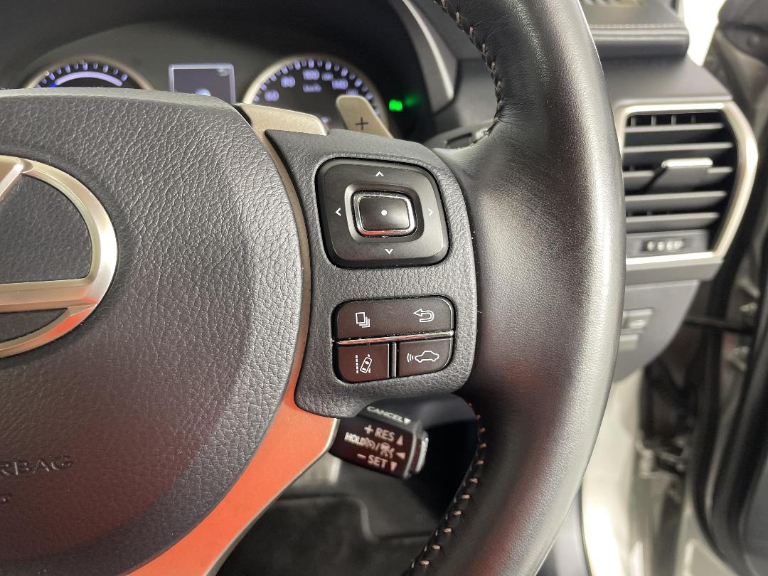 Photo '27' of Lexus NX300H