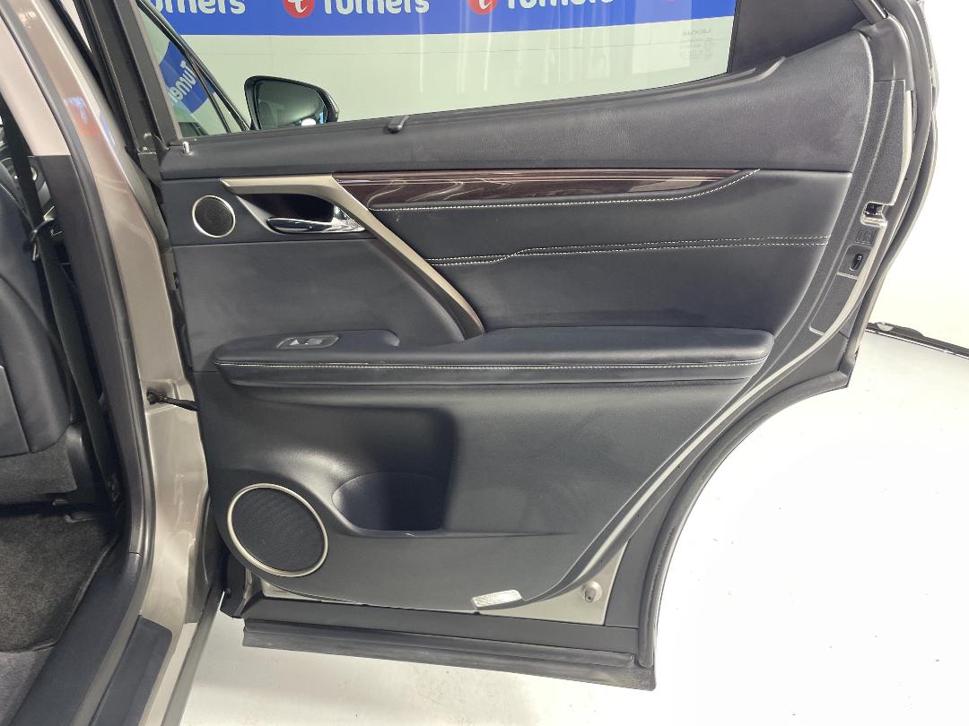 Photo '19' of Lexus RX350 Photo '19' of Lexus RX350