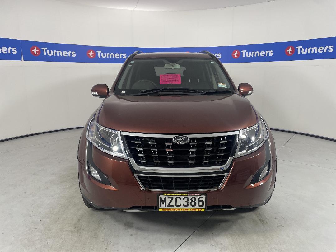 Photo '2' of Mahindra XUV