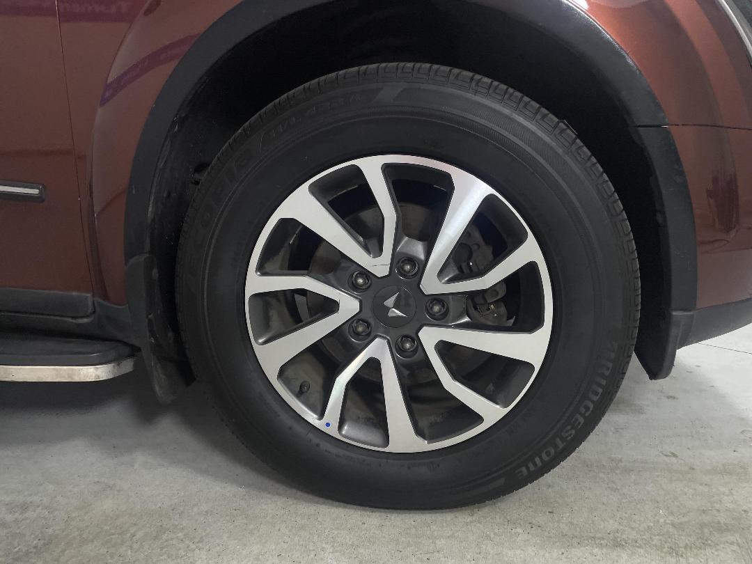 Photo '7' of Mahindra XUV