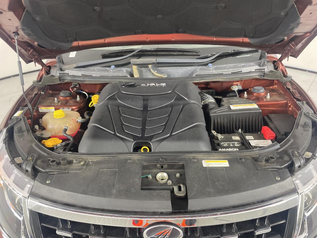 Photo '11' of Mahindra XUV