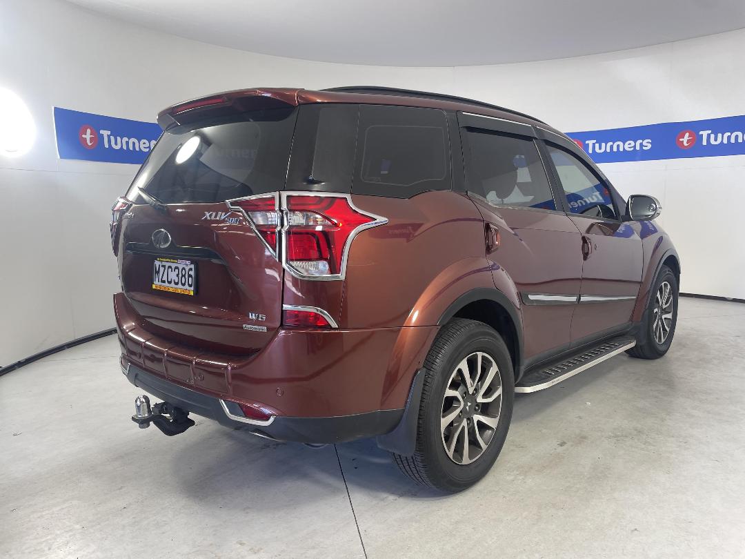 Photo '6' of Mahindra XUV