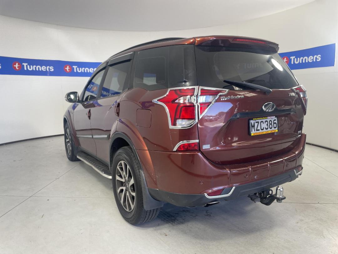 Photo '4' of Mahindra XUV