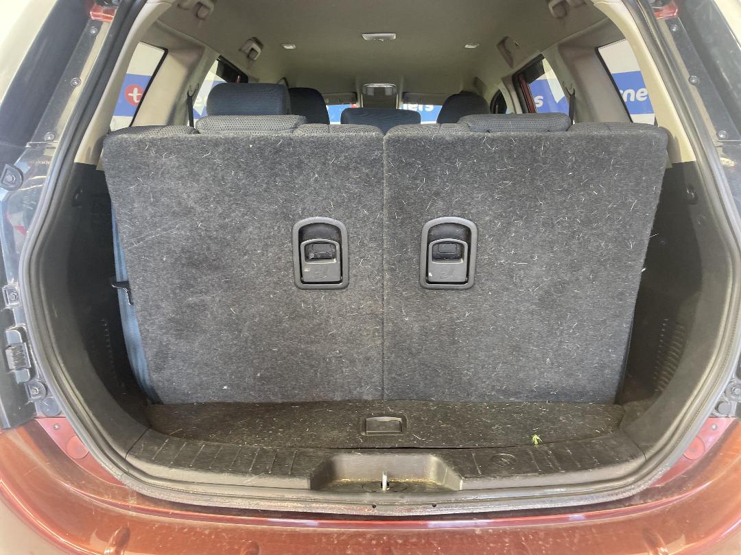 Photo '12' of Mahindra XUV