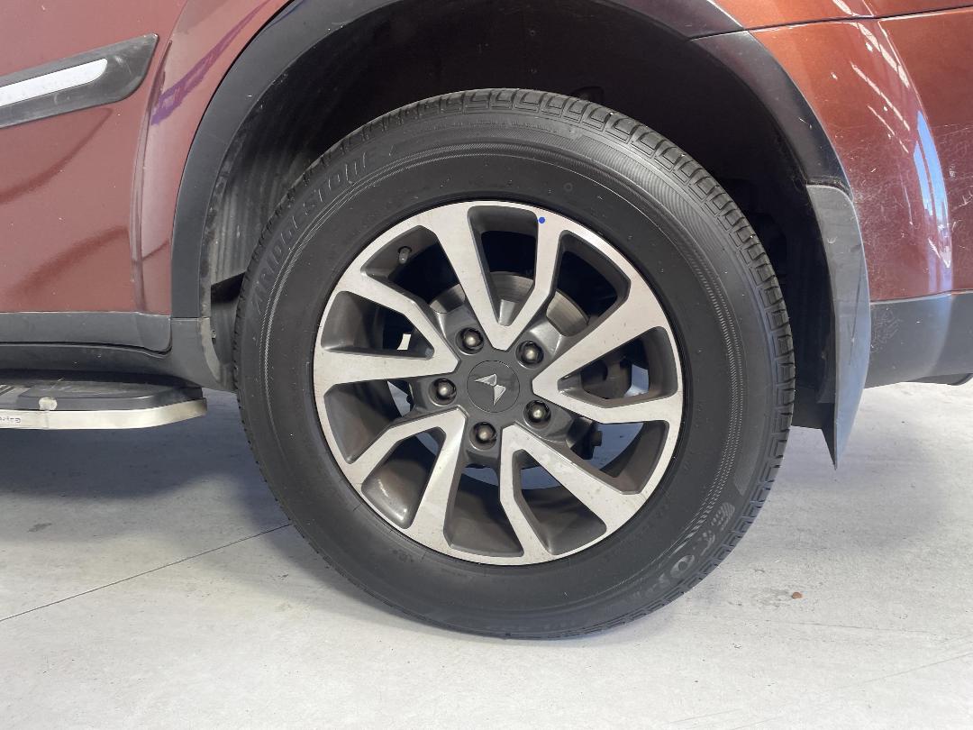 Photo '9' of Mahindra XUV