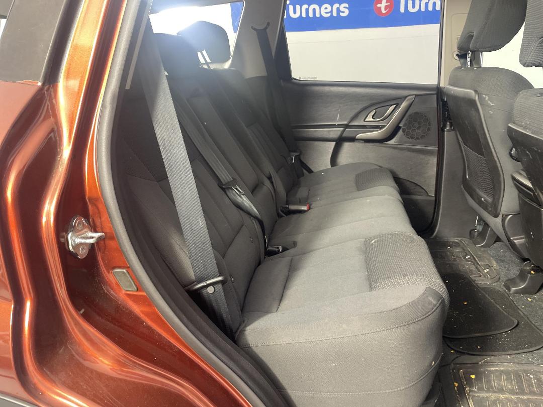 Photo '18' of Mahindra XUV