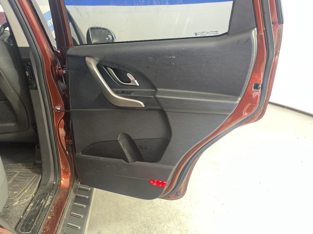 Photo '17' of Mahindra XUV