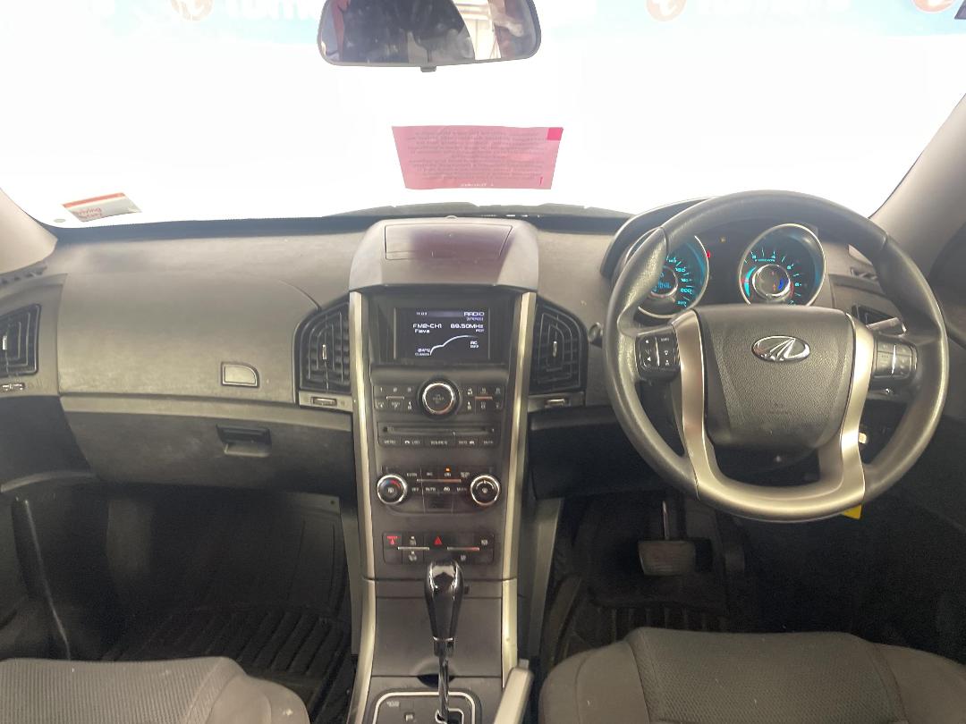 Photo '15' of Mahindra XUV