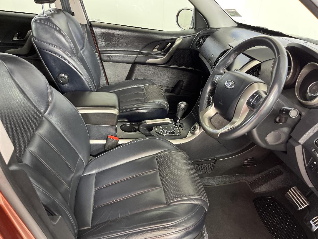 Photo '16' of Mahindra XUV Photo '16' of Mahindra XUV