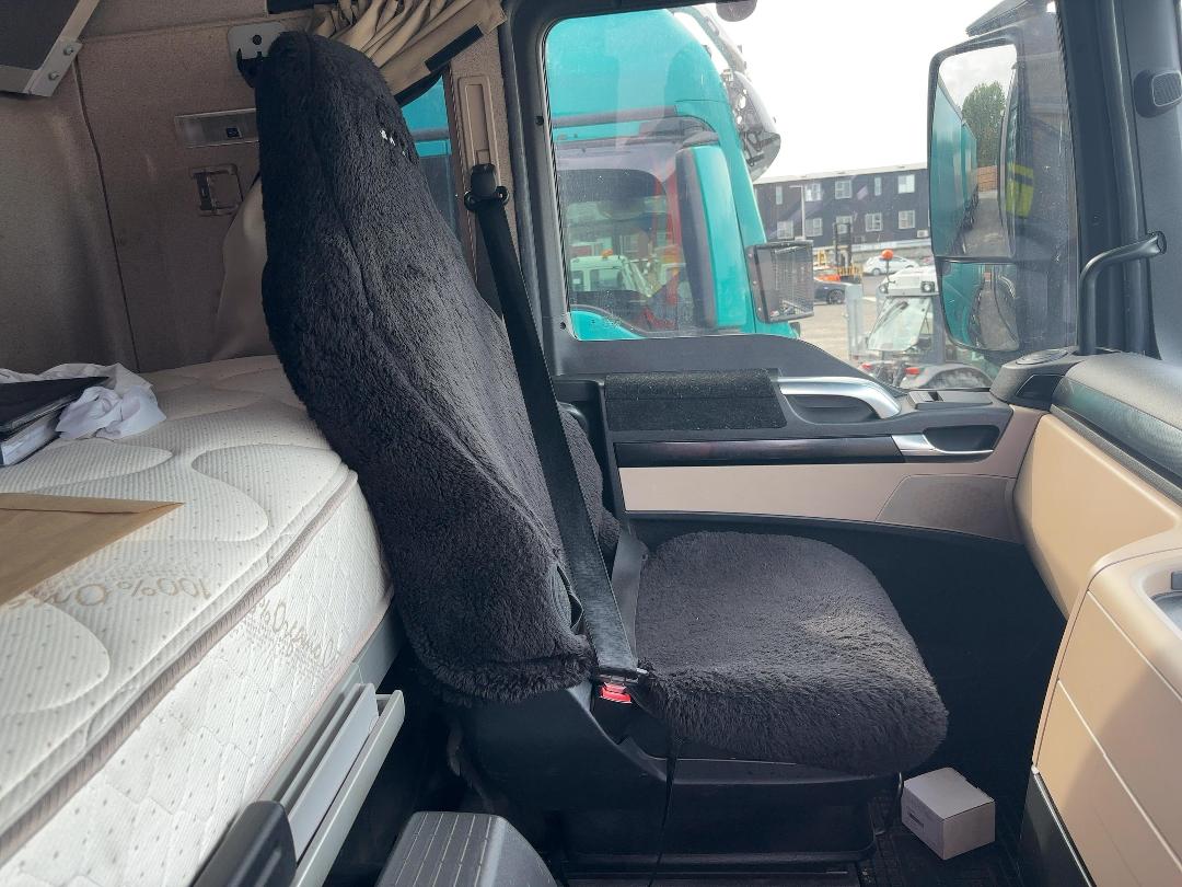 Photo '32' of MAN TGX + Trailer Curtainsider