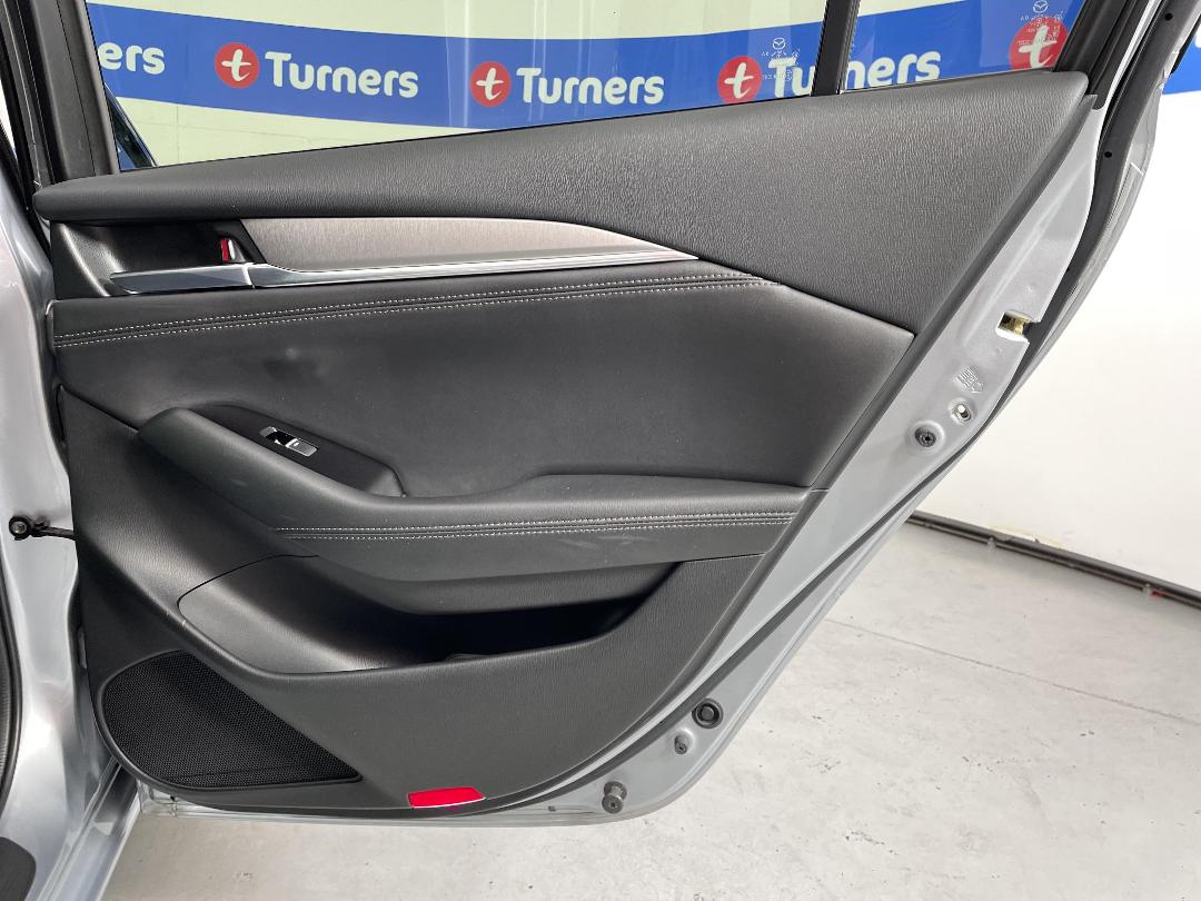 Photo '19' of Mazda 6