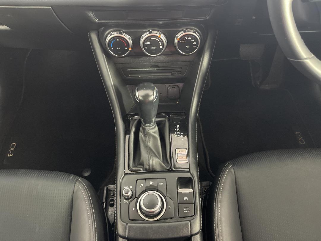 Photo '18' of Mazda CX-3