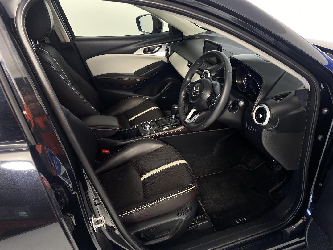 Photo '16' of Mazda CX-3