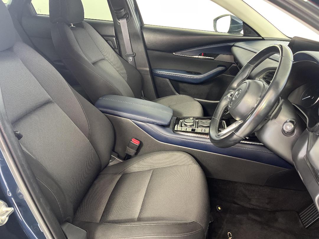 Photo '16' of Mazda CX-30