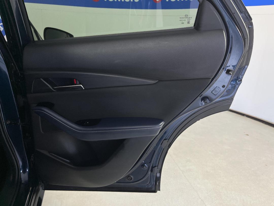 Photo '19' of Mazda CX-30