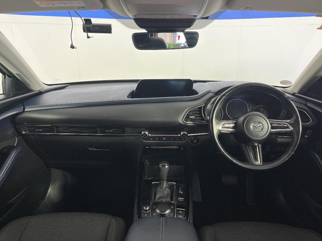 Photo '17' of Mazda CX-30