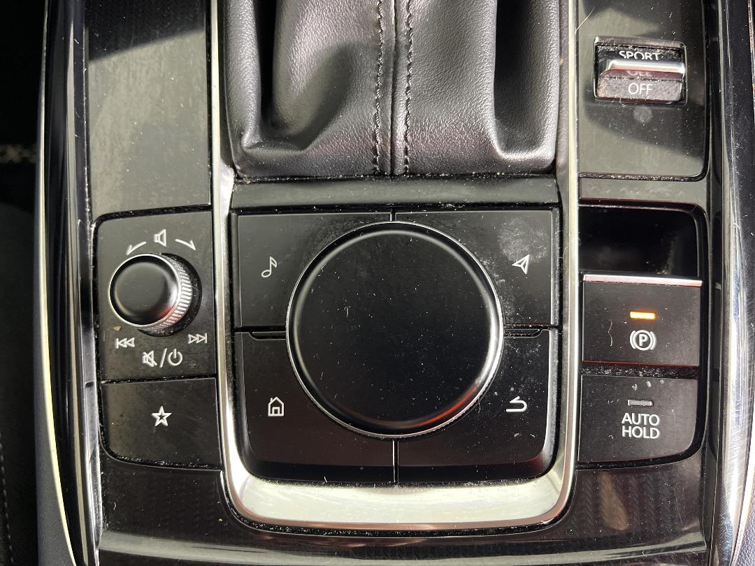 Photo '24' of Mazda CX-30