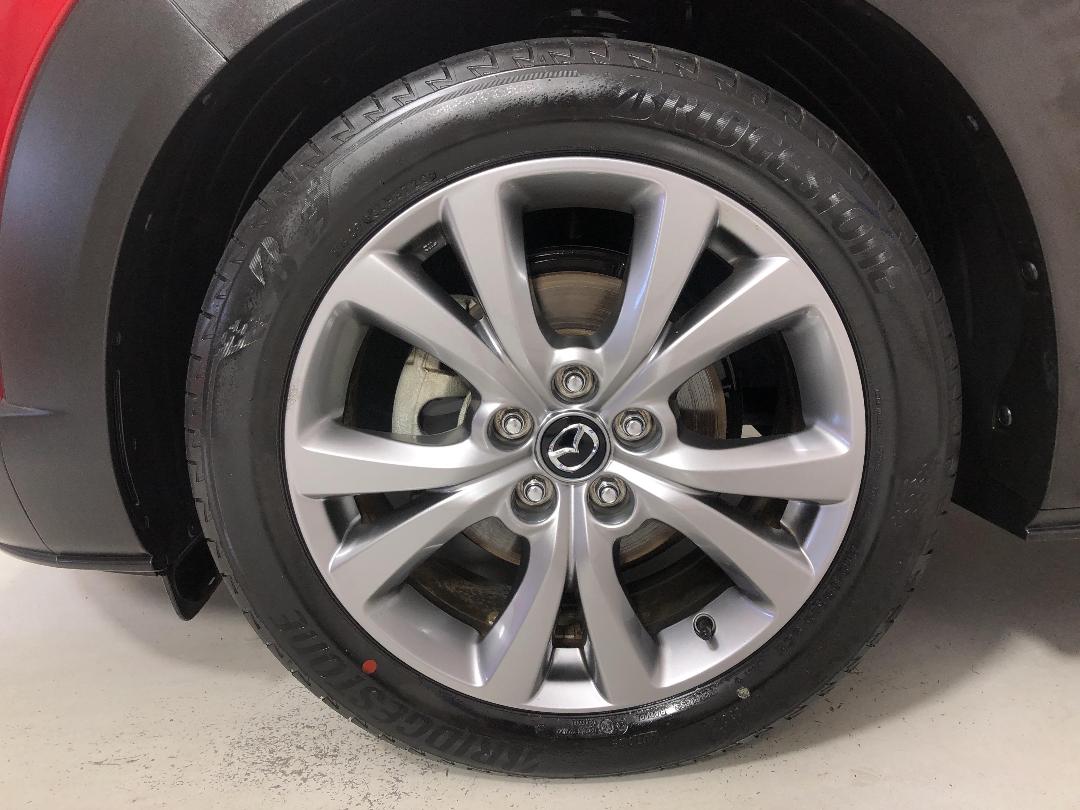 Photo '10' of Mazda CX-30