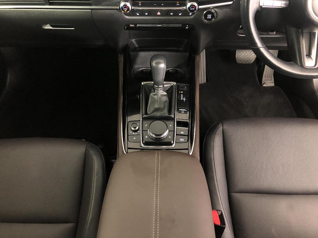 Photo '18' of Mazda CX-30