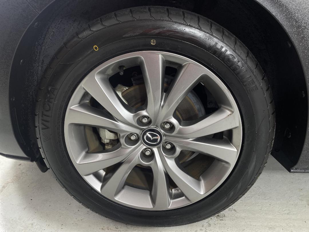 Photo '10' of Mazda CX-30