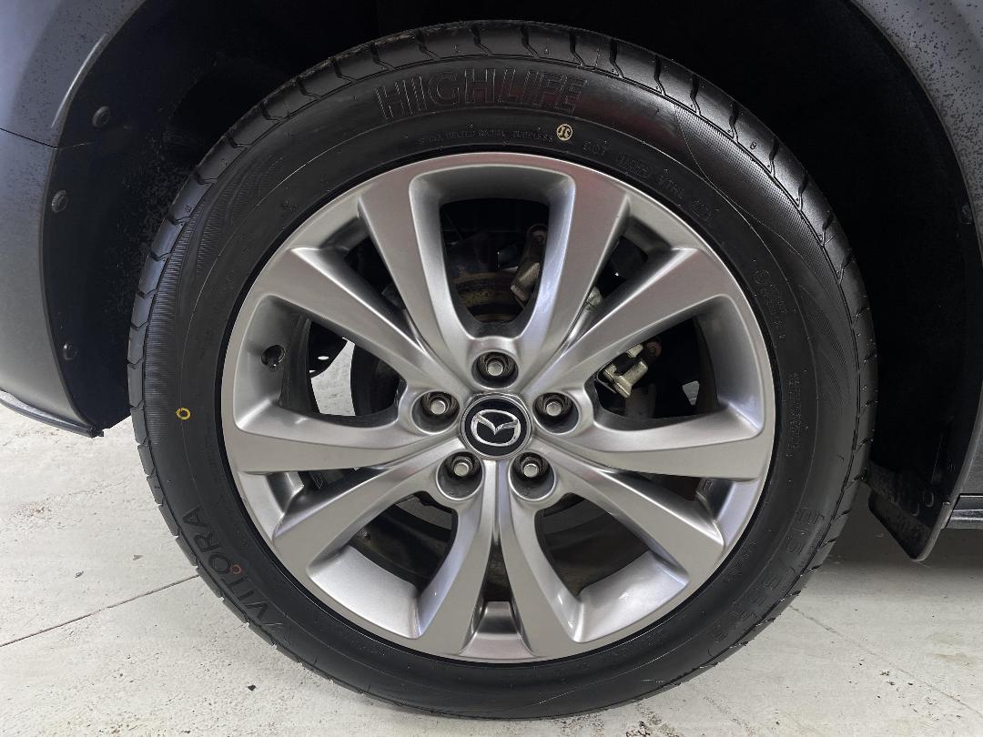 Photo '12' of Mazda CX-30