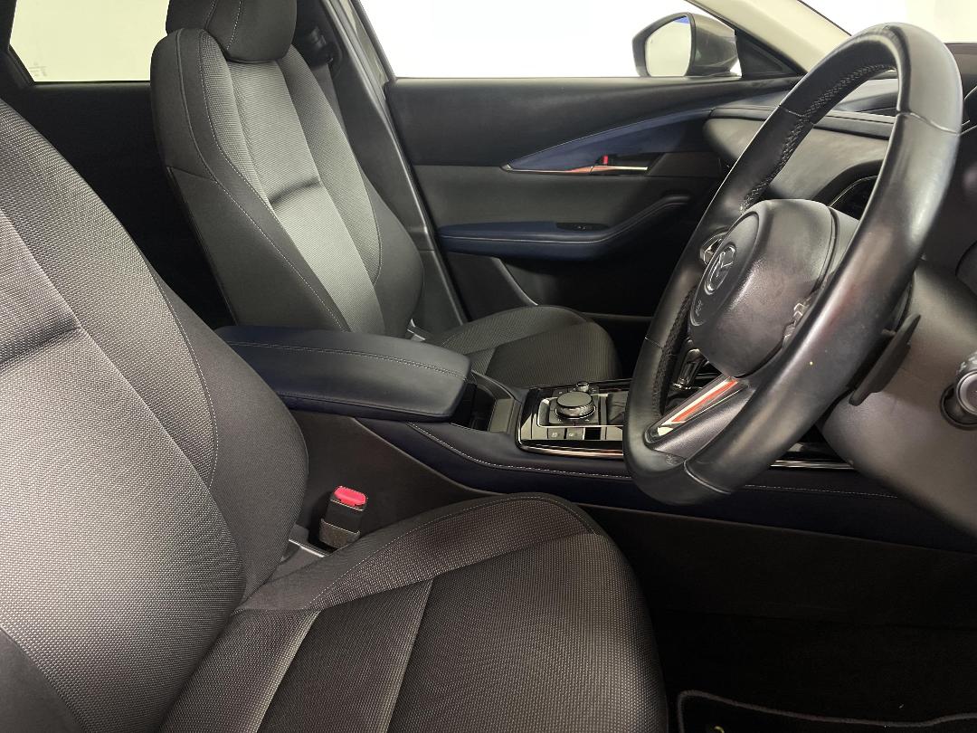 Photo '16' of Mazda CX-30