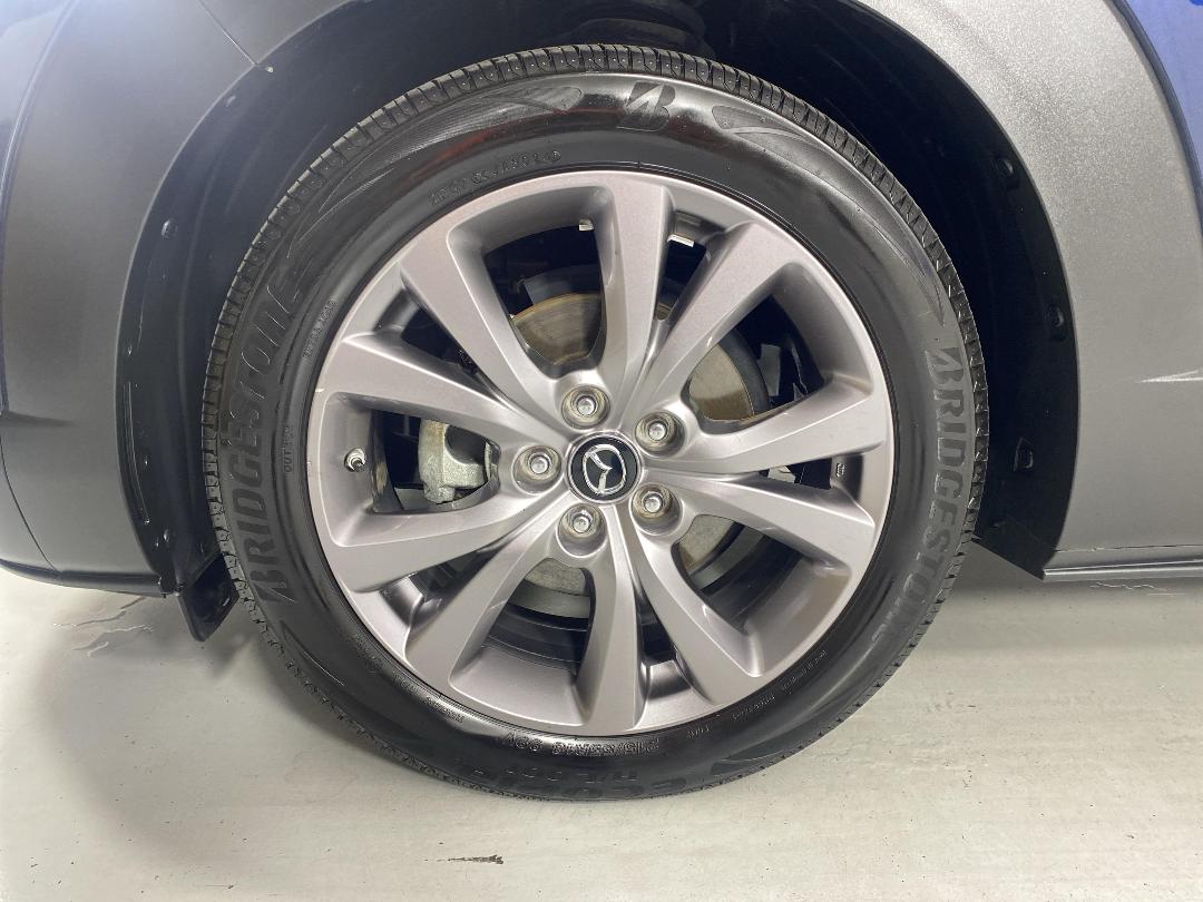 Photo '10' of Mazda CX-30