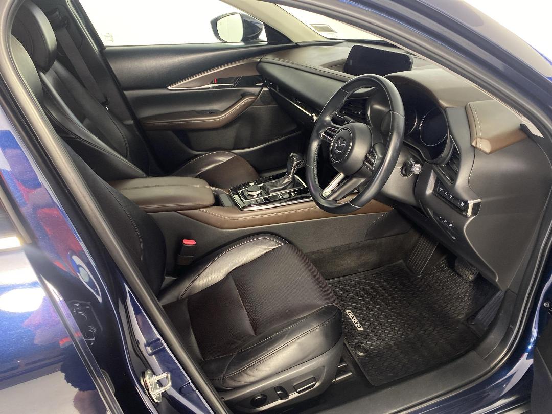 Photo '16' of Mazda CX-30