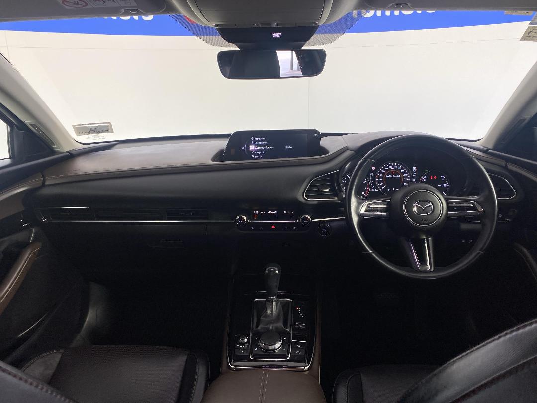 Photo '17' of Mazda CX-30