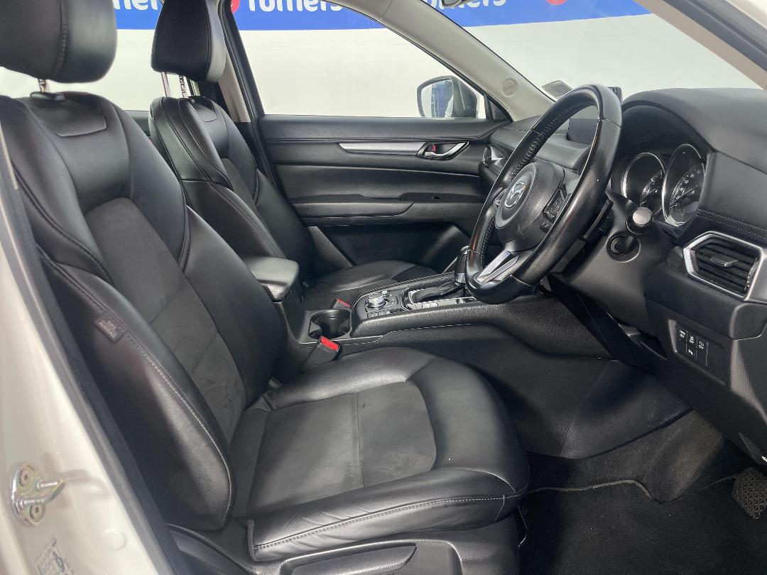 Photo '16' of Mazda CX-5 Photo '16' of Mazda CX-5