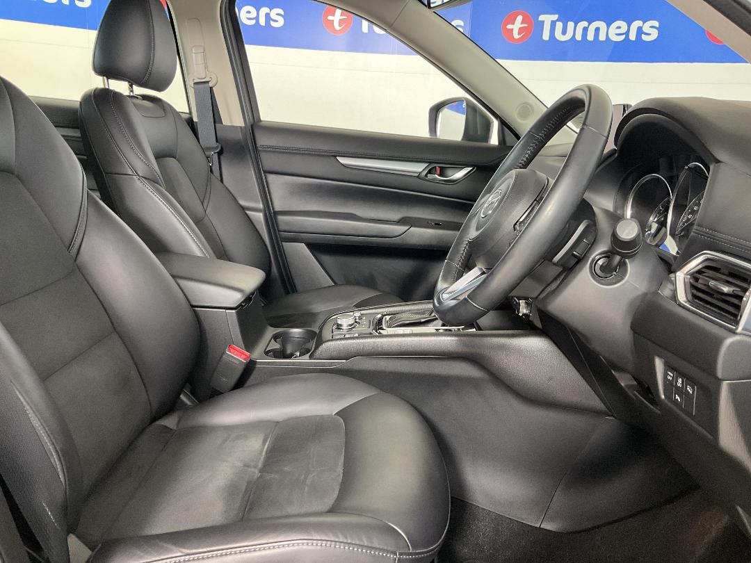 Photo '16' of Mazda CX-5