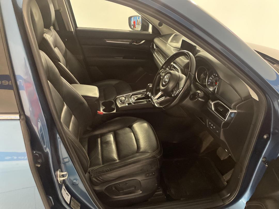 Photo '16' of Mazda CX-5