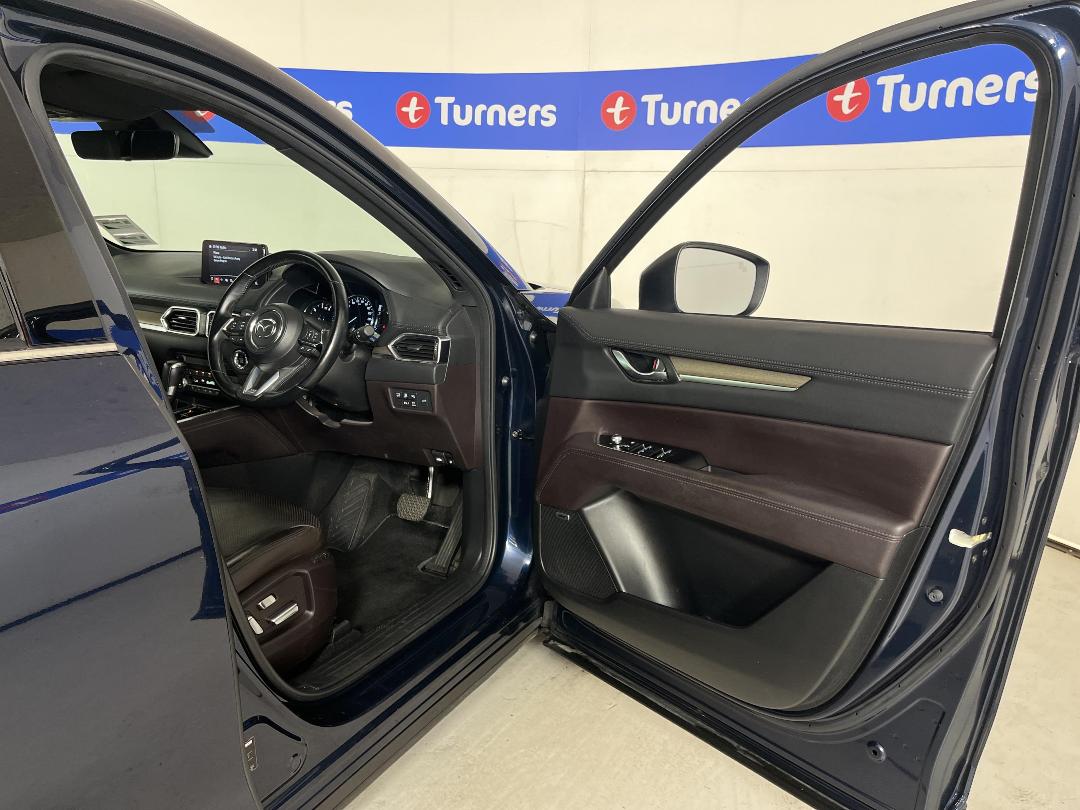 Photo '15' of Mazda CX-8