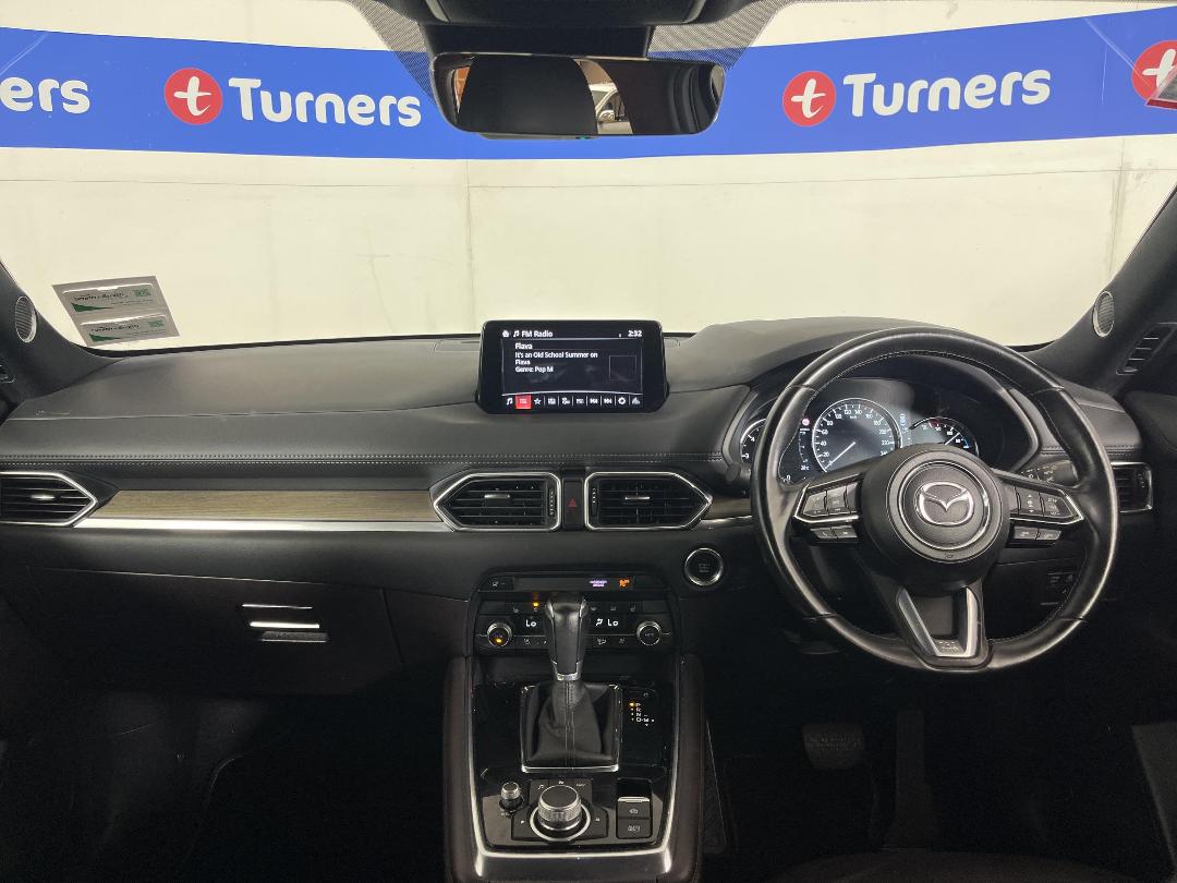 Photo '17' of Mazda CX-8