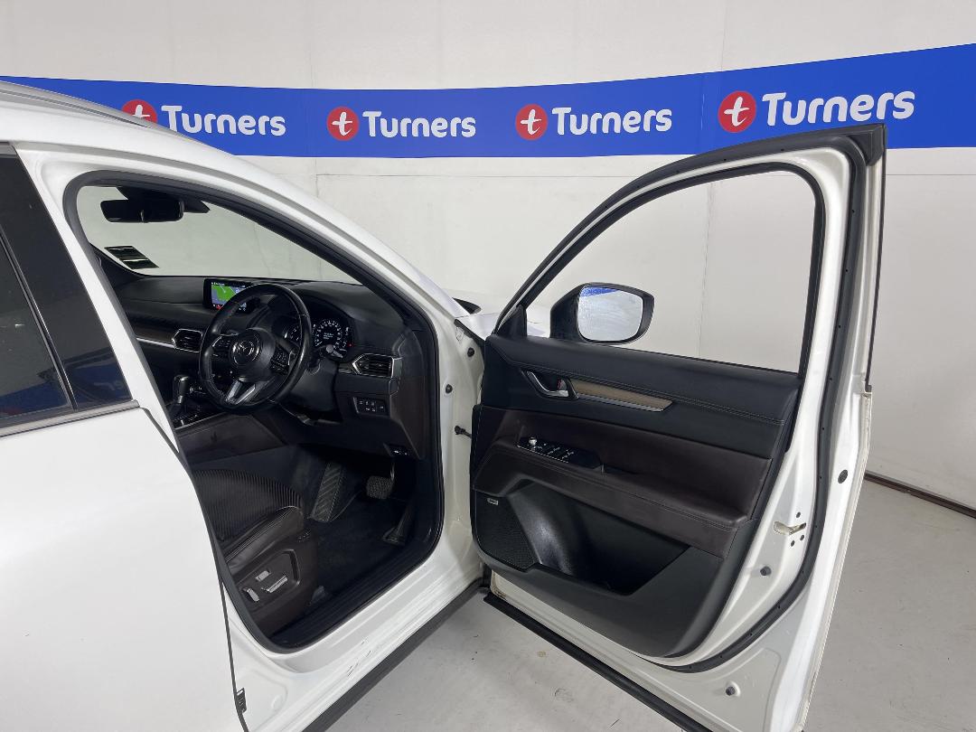 Photo '15' of Mazda CX-8