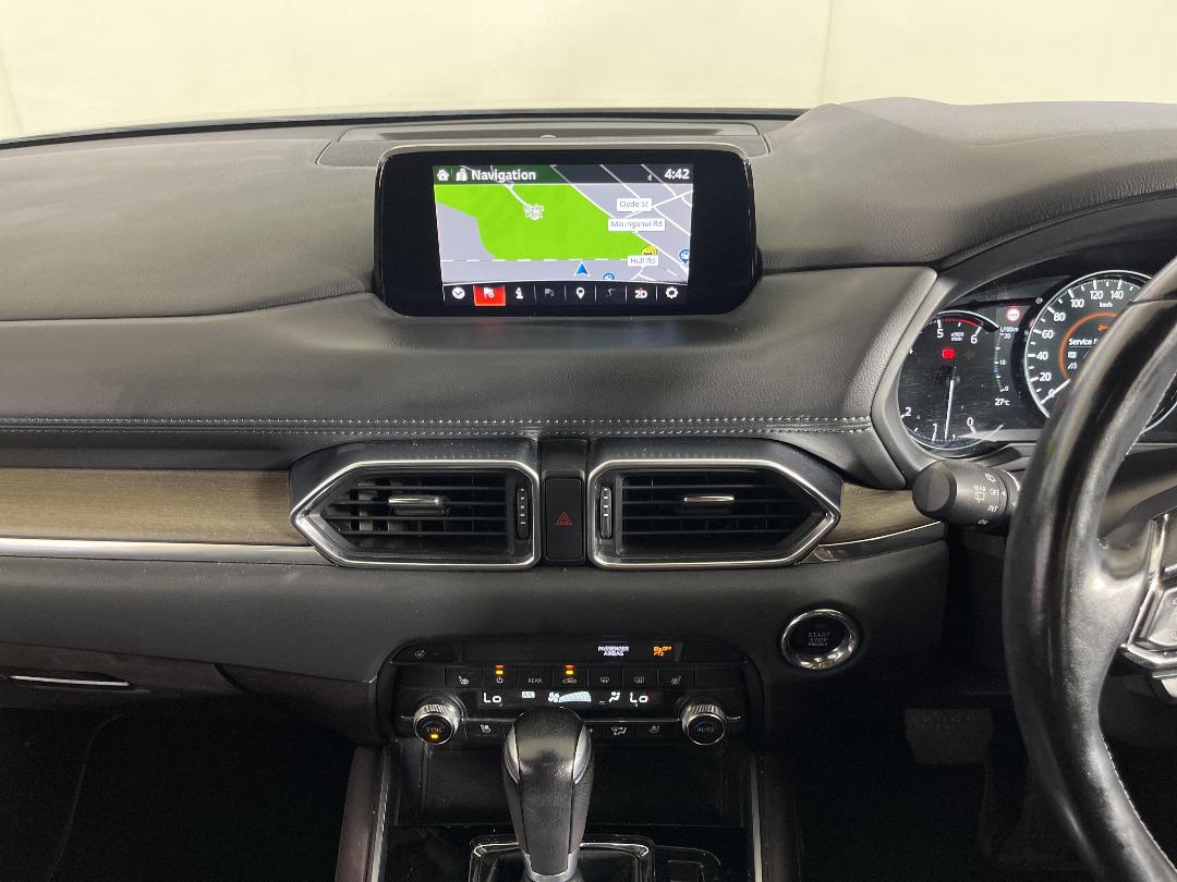 Photo '18' of Mazda CX-8