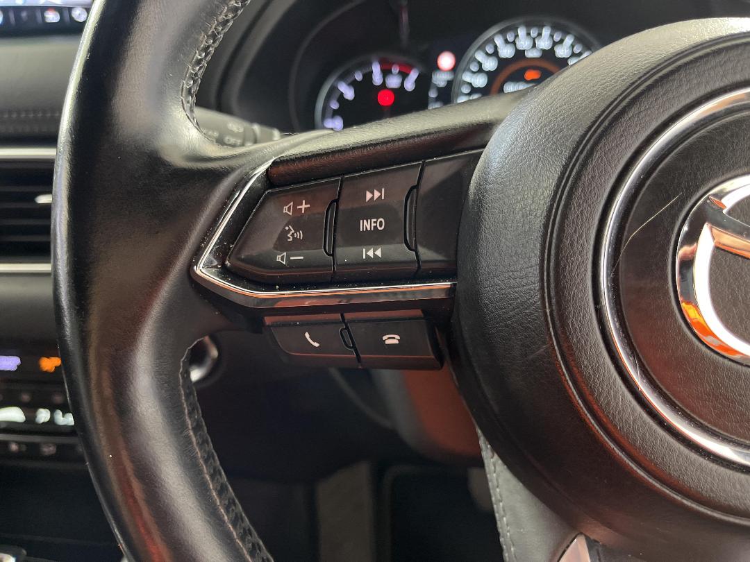 Photo '24' of Mazda CX-8