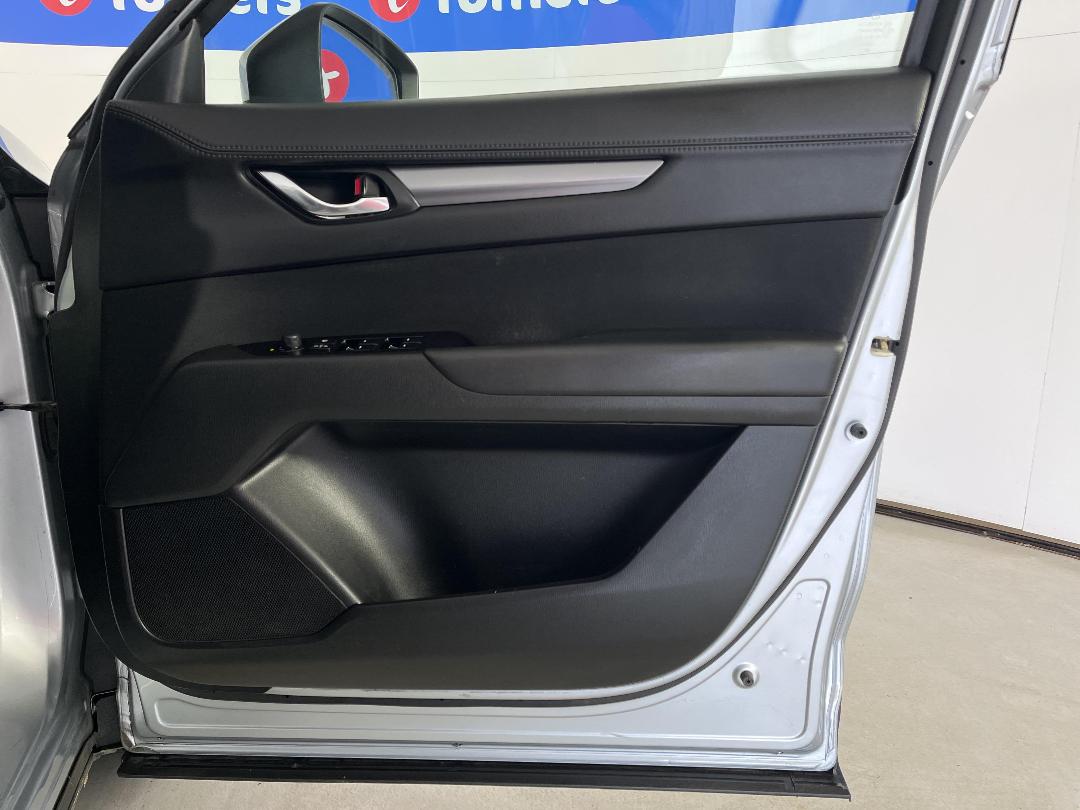 Photo '15' of Mazda CX-8