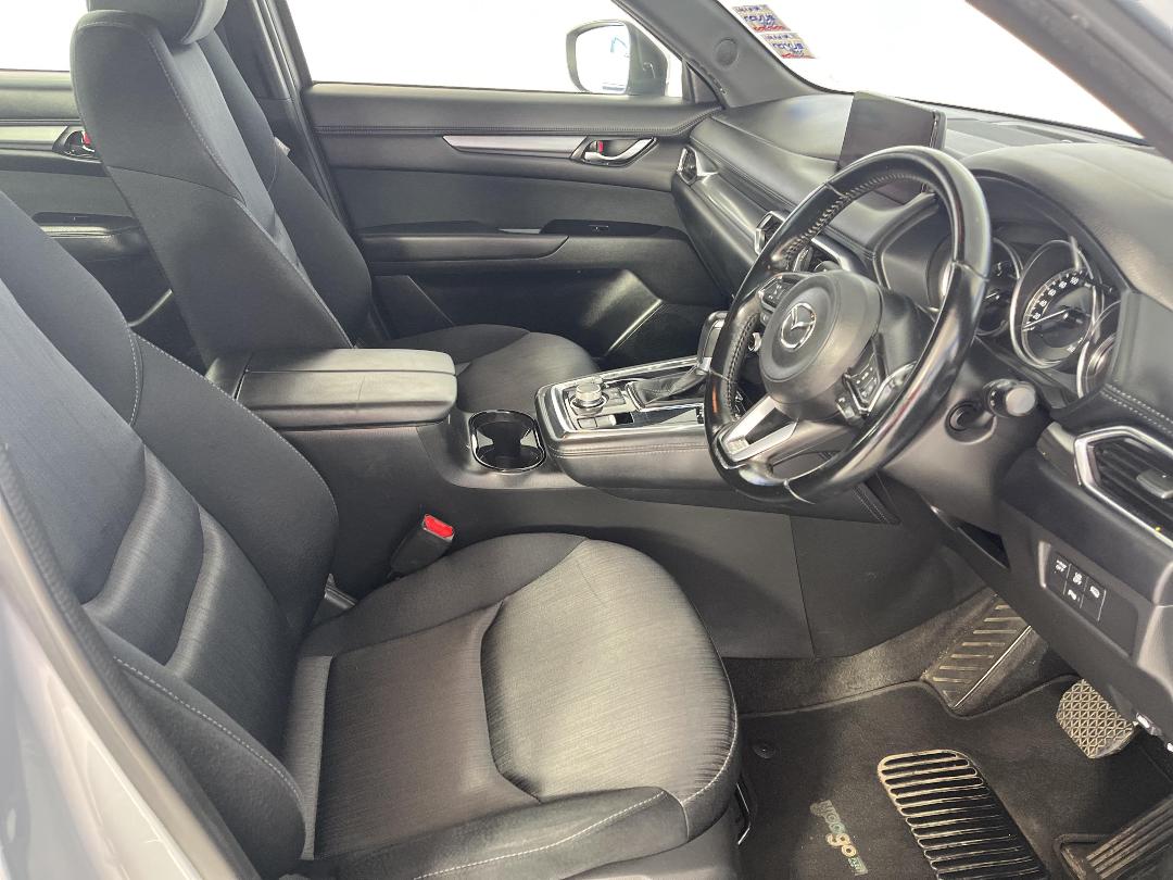 Photo '16' of Mazda CX-8