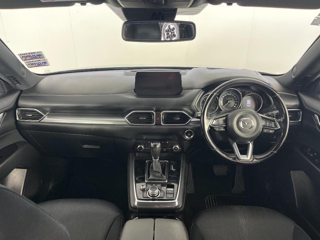 Photo '17' of Mazda CX-8