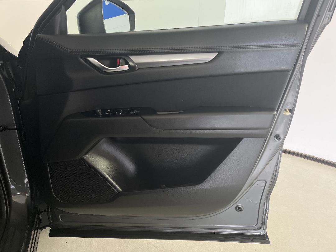 Photo '15' of Mazda CX-8