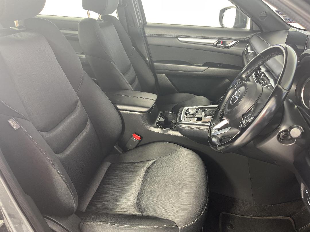 Photo '16' of Mazda CX-8