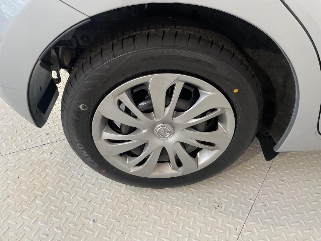 Photo '12' of Mazda Mazda2 Photo '12' of Mazda Mazda2