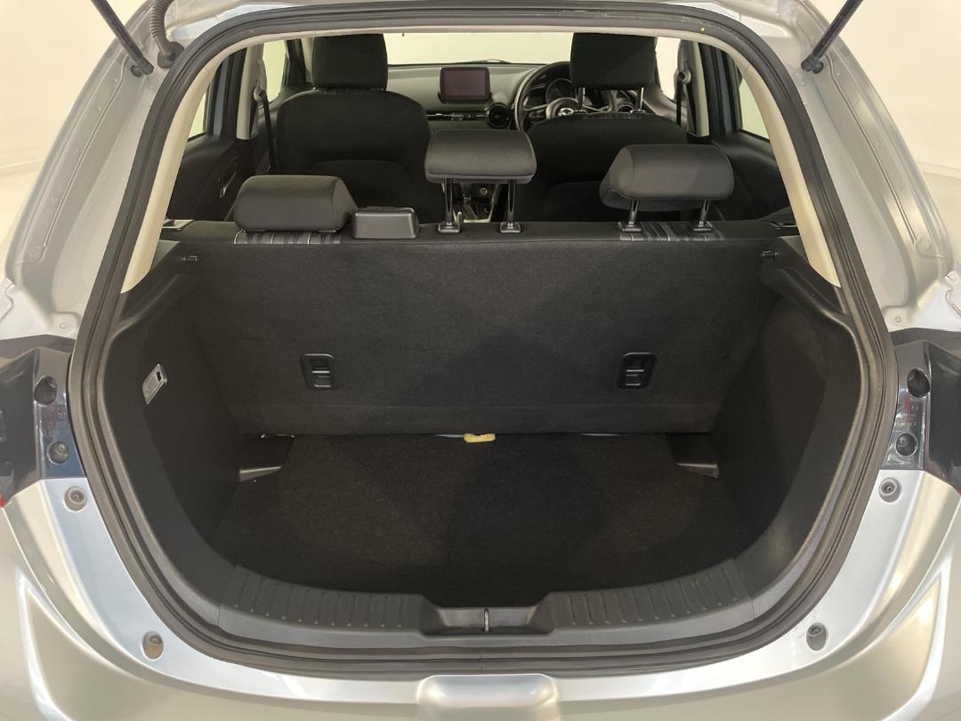 Photo '14' of Mazda Mazda2 Photo '14' of Mazda Mazda2