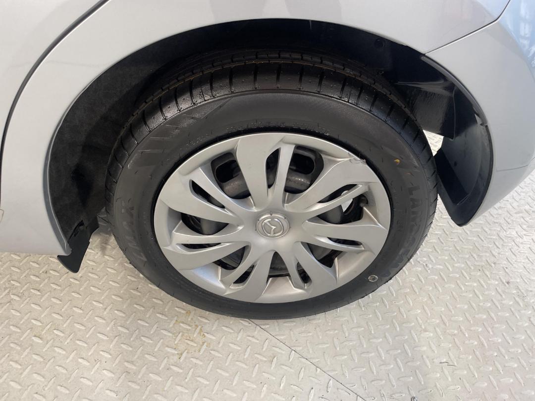 Photo '11' of Mazda Mazda2 Photo '11' of Mazda Mazda2