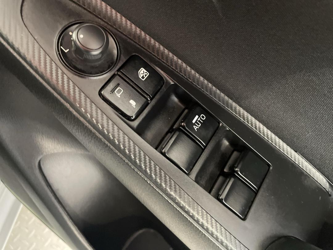 Photo '23' of Mazda Mazda2 Photo '23' of Mazda Mazda2