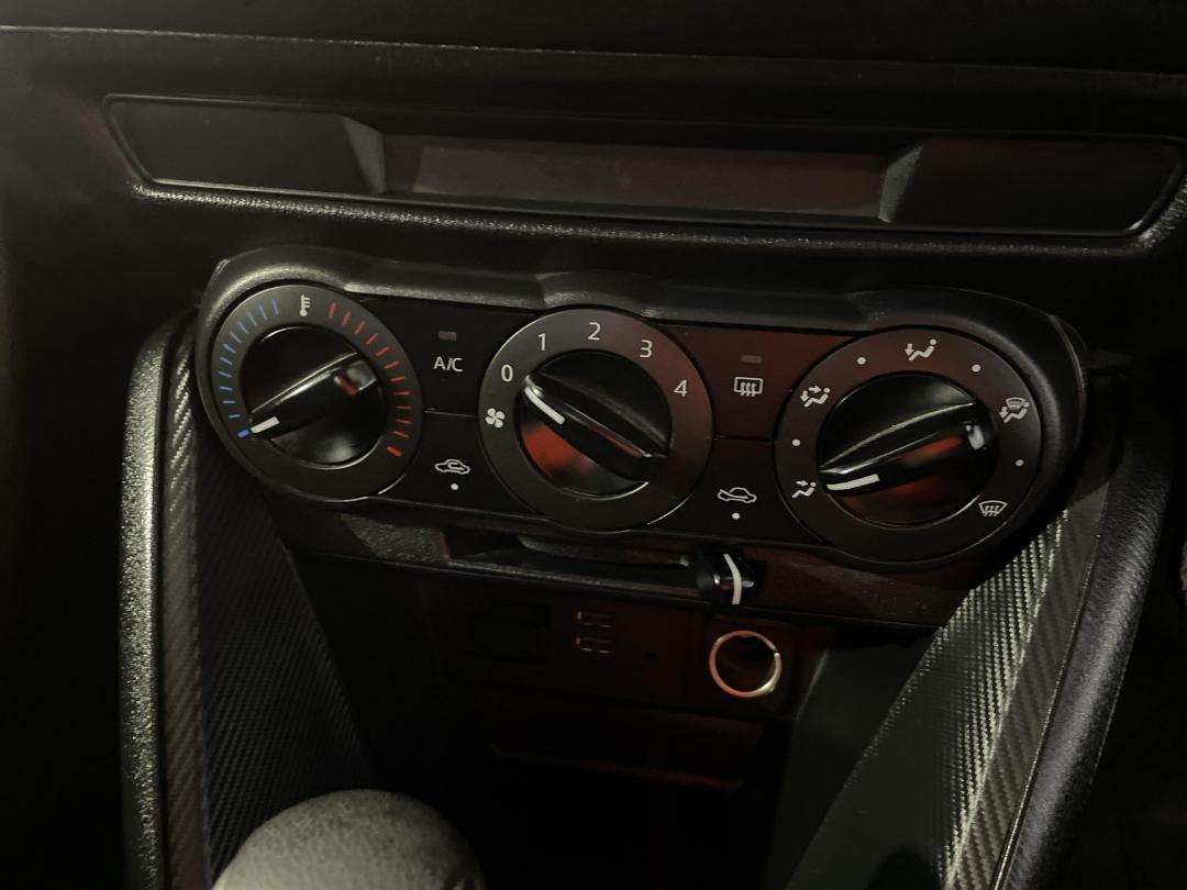 Photo '29' of Mazda Mazda2 Photo '29' of Mazda Mazda2