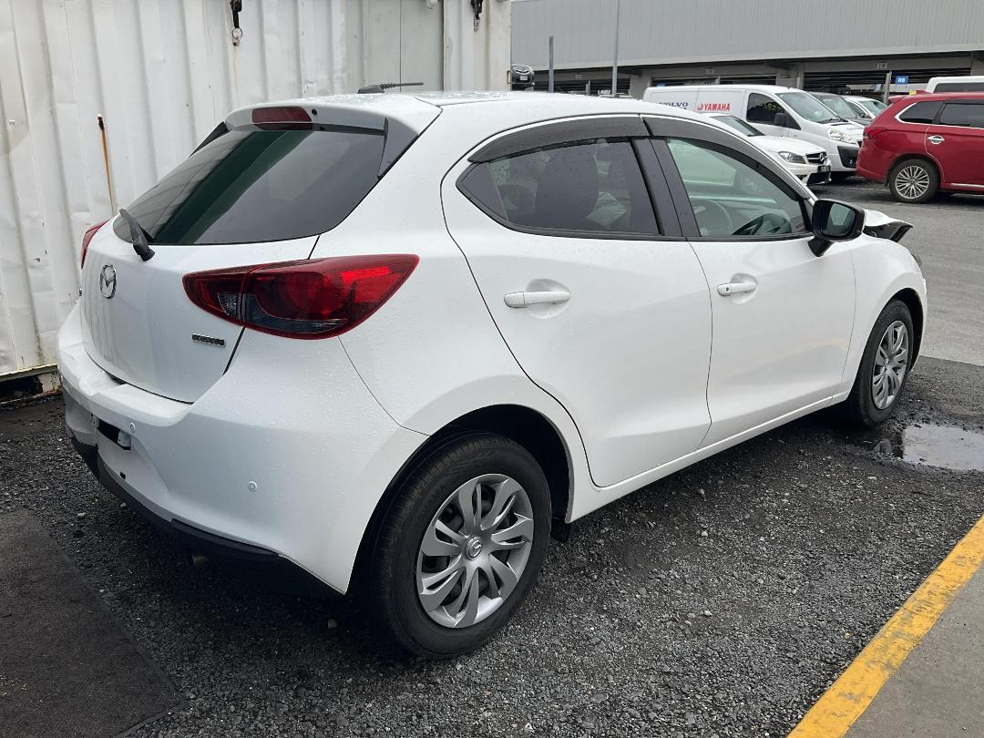 Photo '6' of Mazda Mazda2