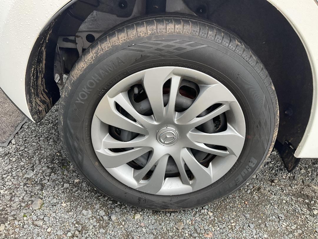 Photo '11' of Mazda Mazda2